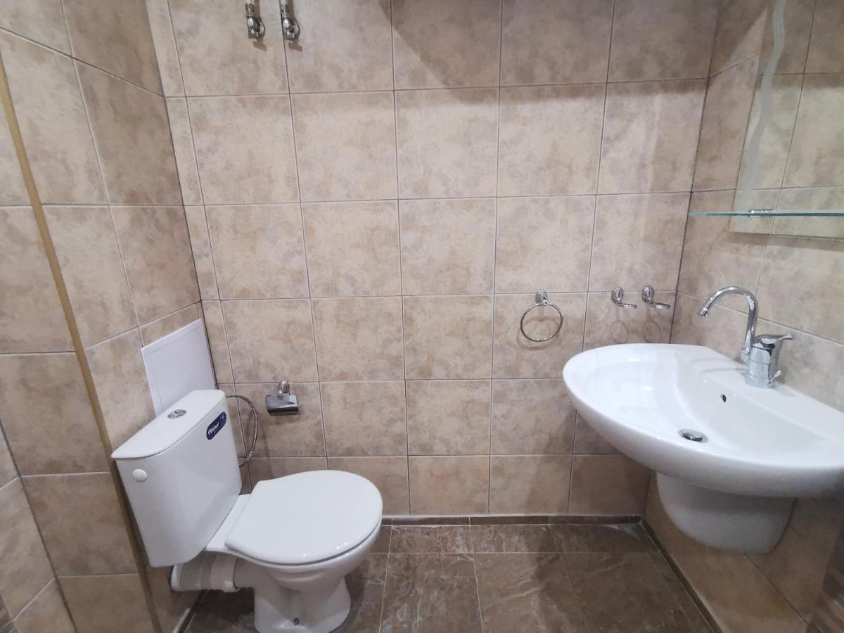 Къмпинг Градина - Апартамент С Две Спални В К-С Черноморска Звезда Appartement Chernomorets Buitenkant foto