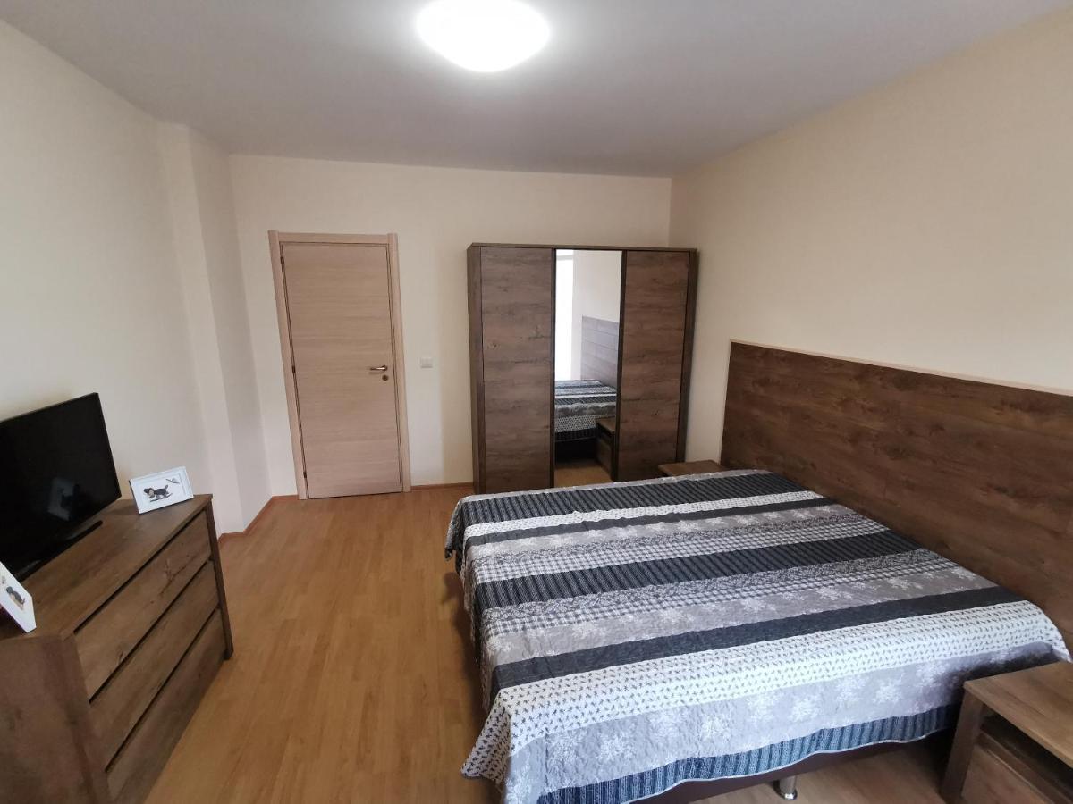 Къмпинг Градина - Апартамент С Две Спални В К-С Черноморска Звезда Appartement Chernomorets Buitenkant foto