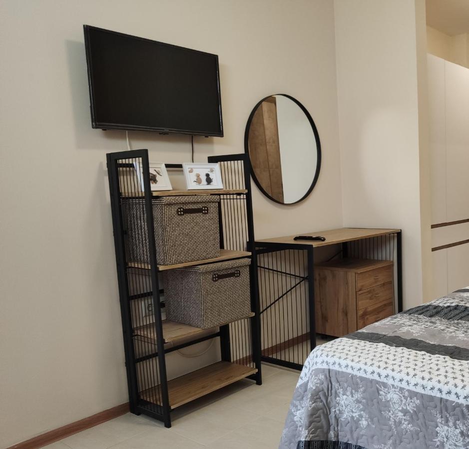 Къмпинг Градина - Апартамент С Две Спални В К-С Черноморска Звезда Appartement Chernomorets Buitenkant foto